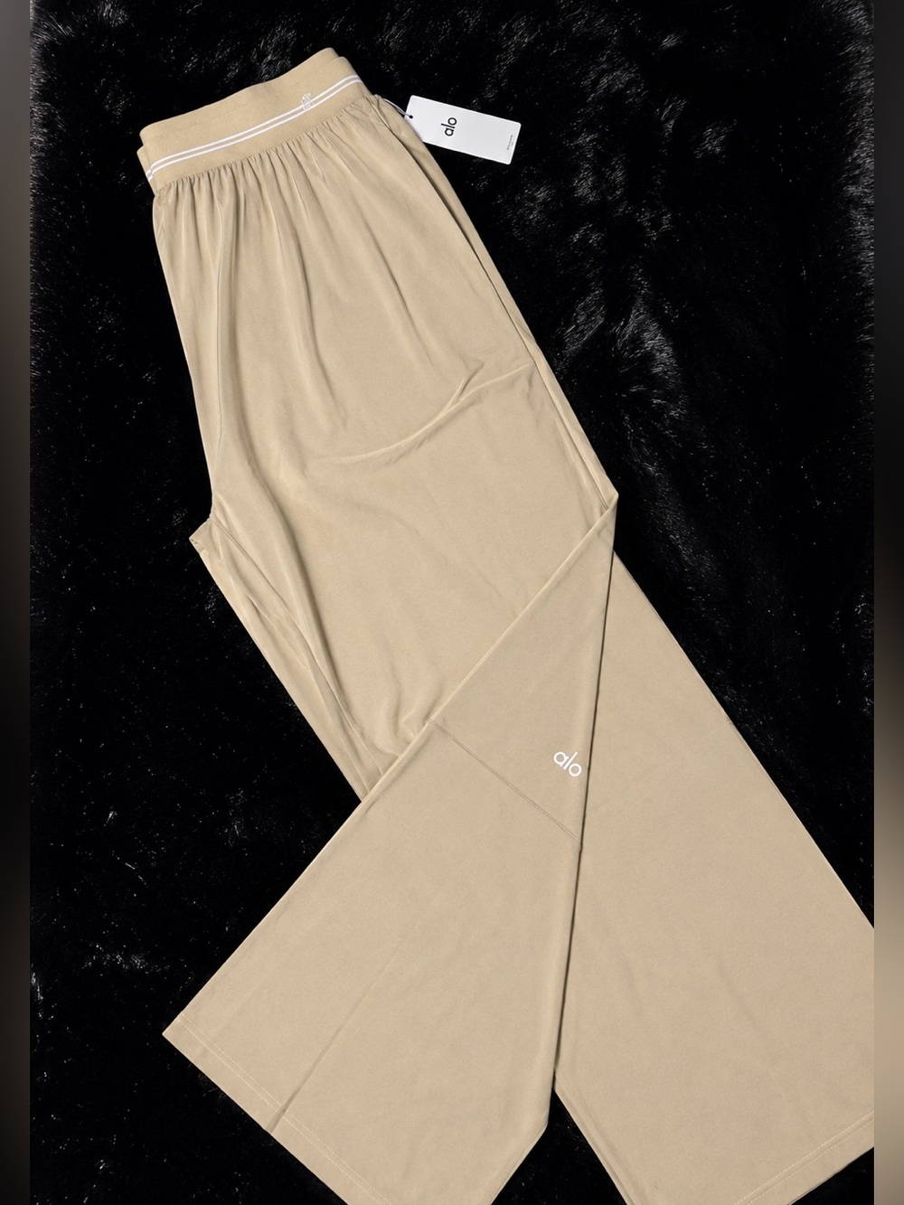 ALO Yoga Tan Wide-Leg Lounge Pants